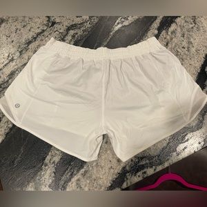 Lululemon White Hotty Hot 4” Low Rise Lined Shorts